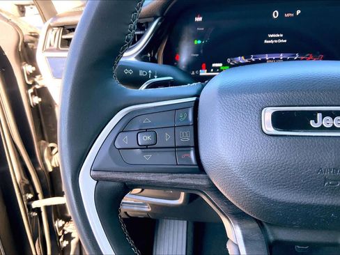 Used 2023 Jeep Grand Cherokee image 21