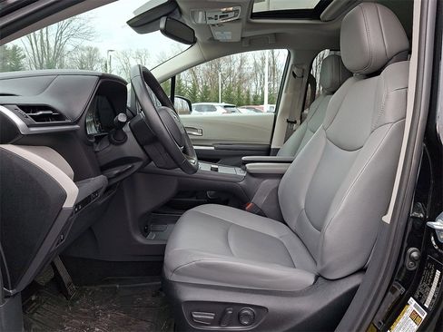 Certified 2024 Toyota Sienna XLE image 13