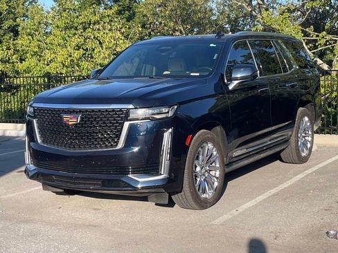 Used 2023 Cadillac Escalade Premium Luxury w/ Performance Package AWD/4WD image 4