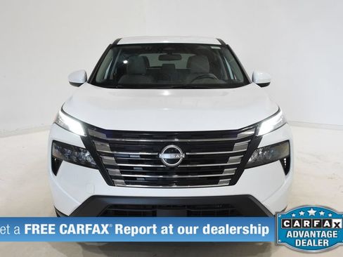 Used 2025 Nissan Rogue SV AWD/4WD image 2