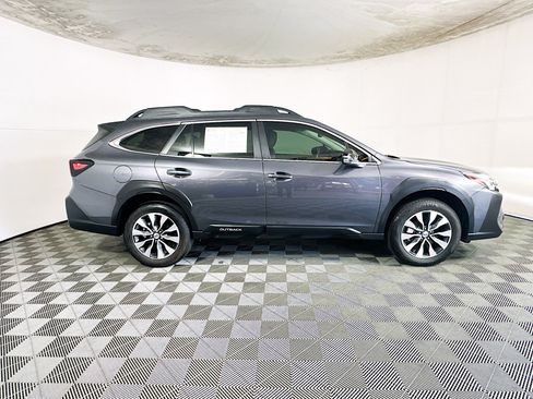 Used 2025 Subaru Outback Limited AWD/4WD image 2