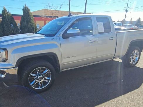 Used 2018 GMC Sierra 1500 SLE image 4