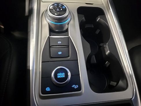 Used 2022 Ford Explorer XLT w/ Equipment Group 202A image 22