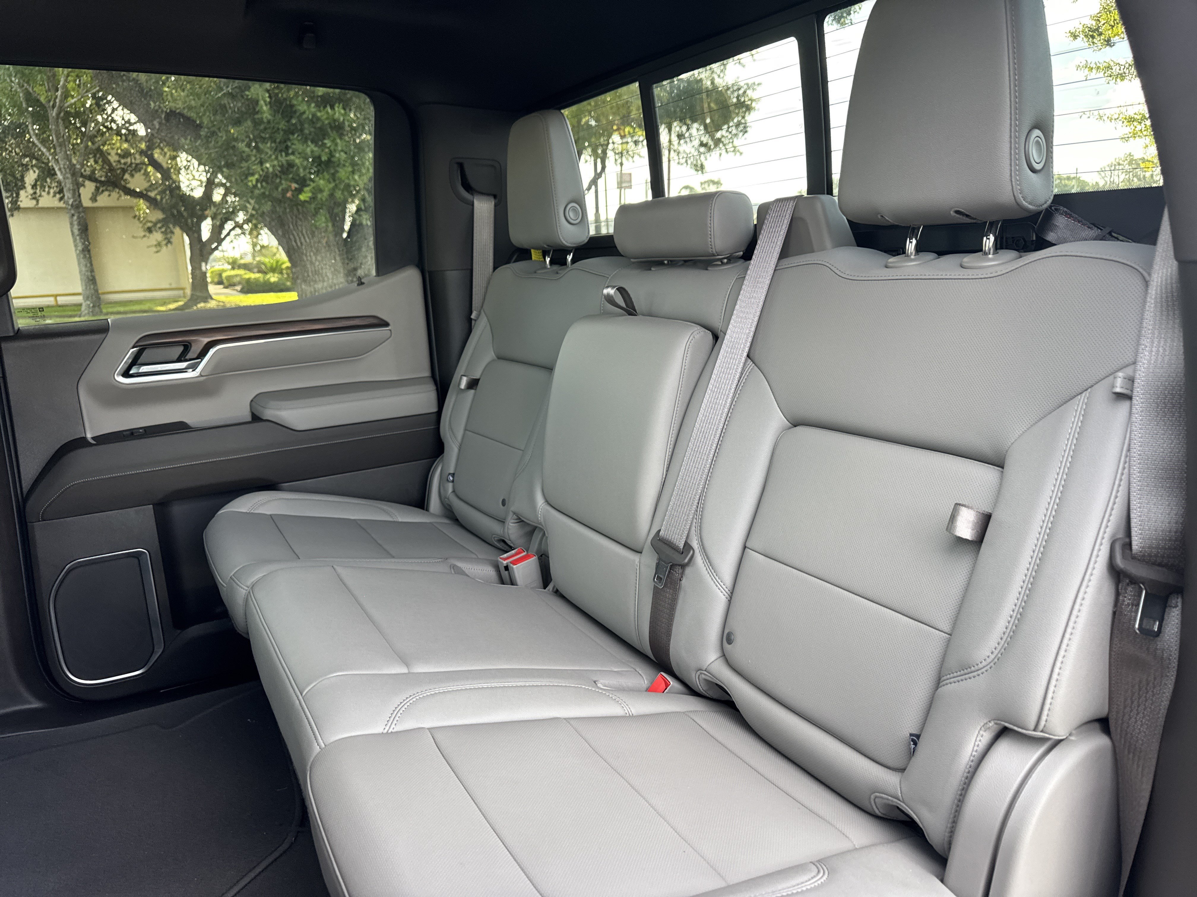 Used 2023 GMC Sierra 1500 SLT w/ SLT Premium Package AWD/4WD image 8