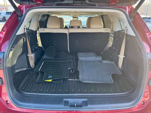 Used 2020 Toyota Highlander XLE image 32