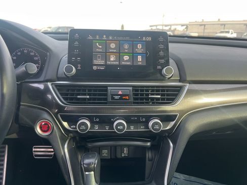 Used 2018 Honda Accord Sport image 10