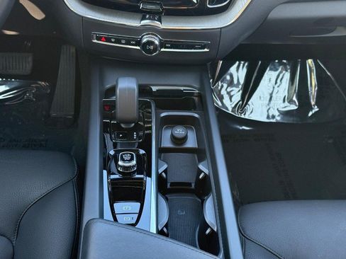Certified 2025 Volvo XC60 B5 Plus AWD/4WD image 15