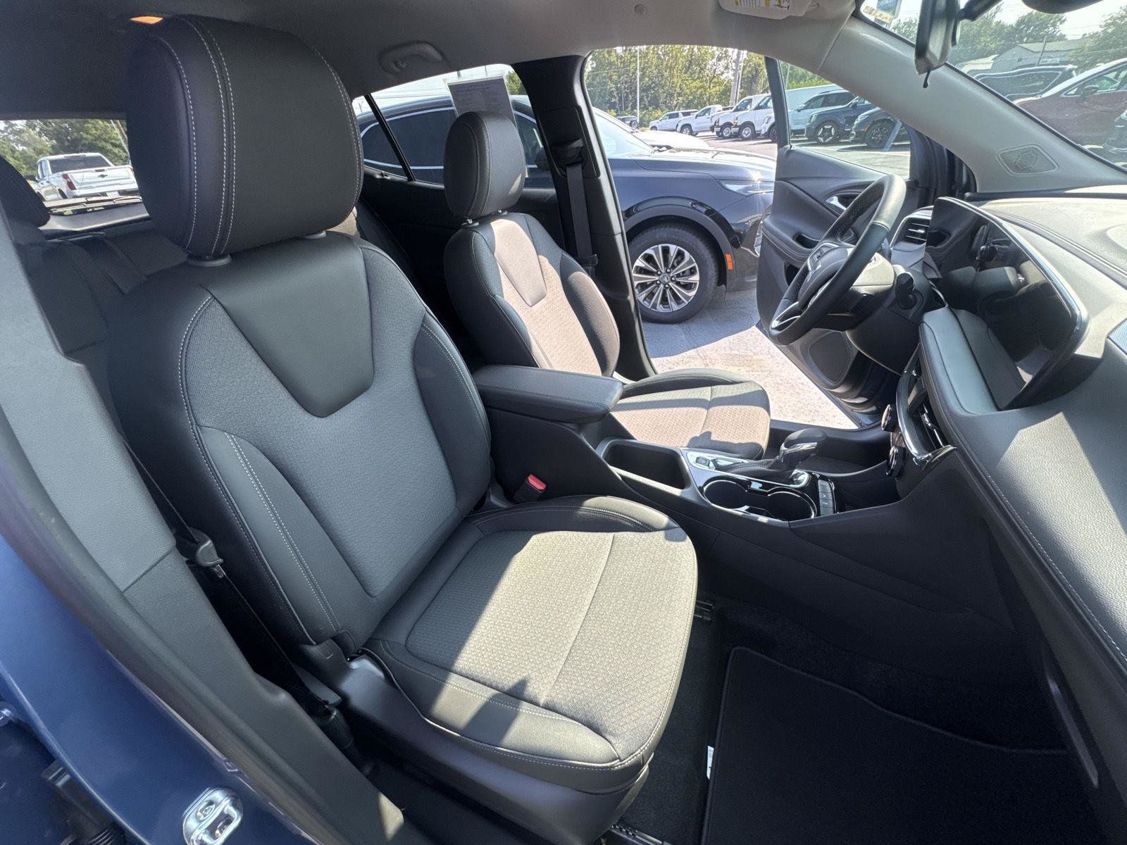 Used 2025 Buick Encore GX Preferred w/ Comfort Package FWD image 16