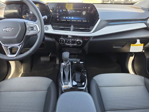 New 2026 Chevrolet Trax LT w/ Driver Confidence Package image 16