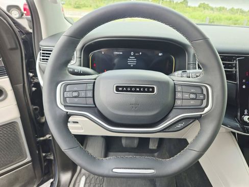 Used 2024 Jeep Wagoneer 4WD w/ Premium Group I image 26