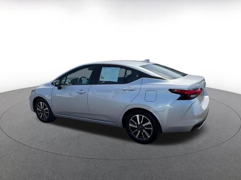 Used 2025 Nissan Versa SV FWD image 10