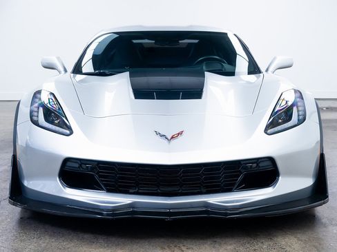 Used 2017 Chevrolet Corvette Grand Sport w/ Z07 Performance Package image 2