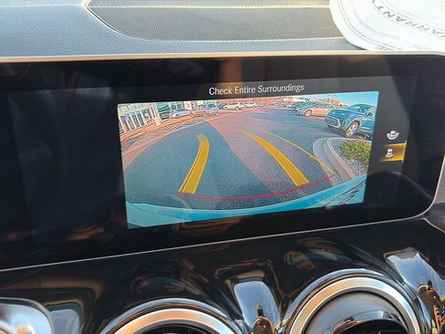 Used 2020 Mercedes-Benz GLB 250 4MATIC image 19