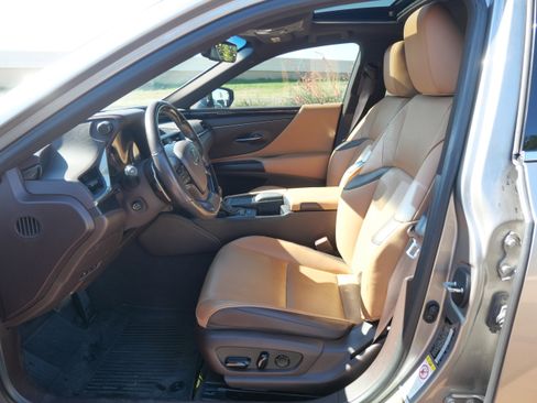 Used 2019 Lexus ES 350 w/ Premium Package image 8