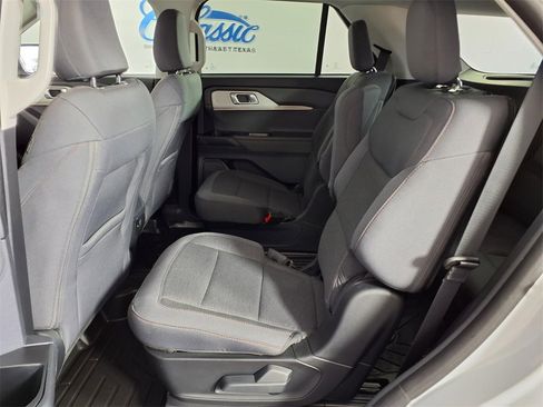 Used 2025 Ford Explorer Active image 14