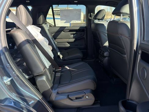Used 2026 Honda Pilot TrailSport image 23
