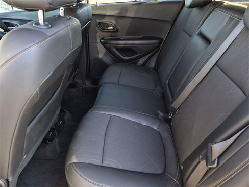 Certified 2022 Chevrolet Trax LT w/ LT Convenience Package image 29