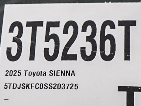 Used 2025 Toyota Sienna XLE w/ XLE Plus Package AWD/4WD image 31