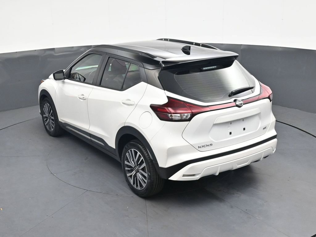 Certified 2024 Nissan Kicks SR FWD image 28