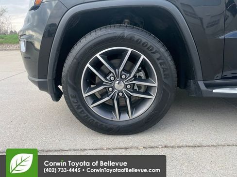 Used 2017 Jeep Grand Cherokee Limited w/ Luxury Group II image 26