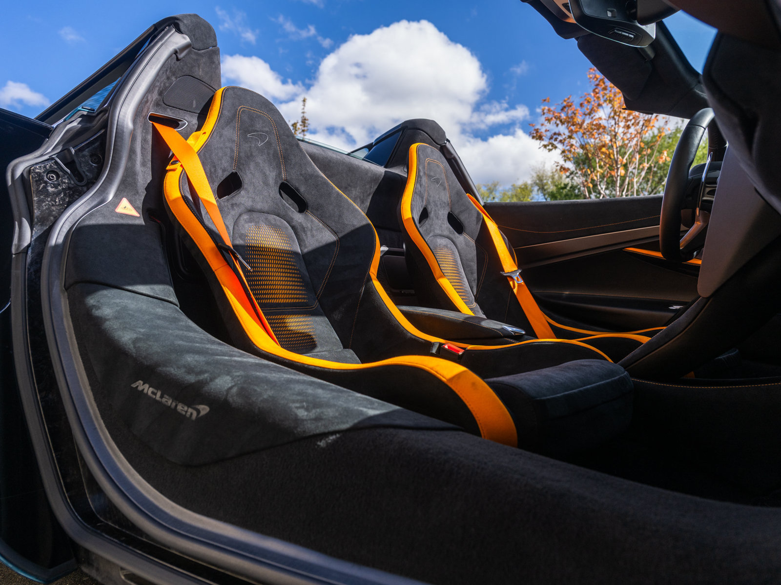 Used 2024 McLaren 750S Spider RWD image 28