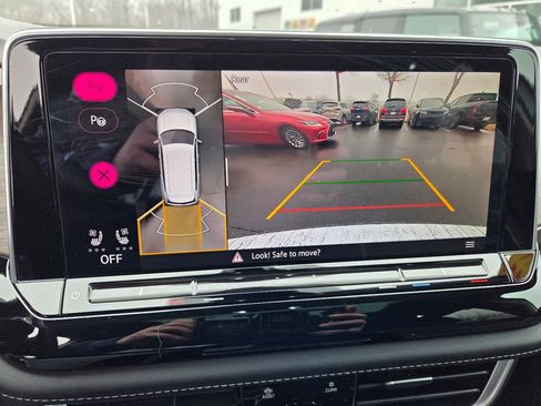 Used 2024 Volkswagen Atlas SEL Premium R-Line image 22