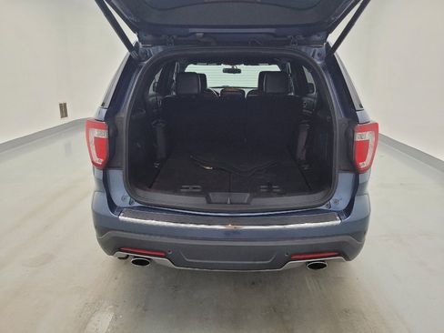 Used 2018 Ford Explorer XLT w/ Equipment Group 202A AWD/4WD image 29