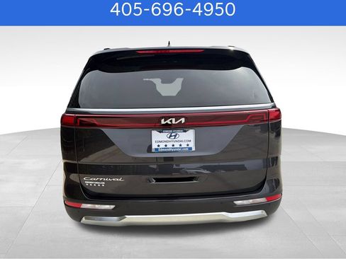 Used 2022 Kia Carnival SX Prestige FWD image 3