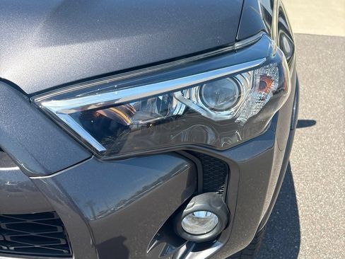 Used 2018 Toyota 4Runner SR5 Premium RWD image 8
