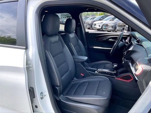 Used 2023 Chevrolet TrailBlazer RS w/ Sun and Liftgate Package AWD/4WD image 10