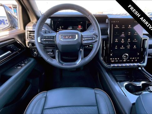 Used 2025 GMC Yukon AT4 w/ Premium Trailering Package image 8