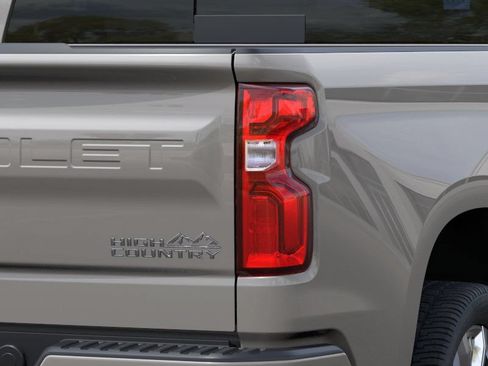 New 2026 Chevrolet Silverado 1500 High Country w/ High Country Premium Package AWD/4WD image 11