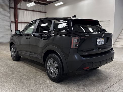 Used 2025 Nissan Kicks S image 16