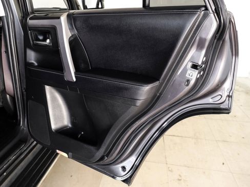 Used 2018 Toyota 4Runner SR5 image 39