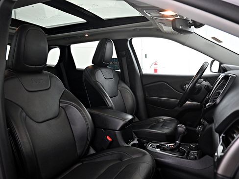 Used 2020 Jeep Cherokee Limited image 28