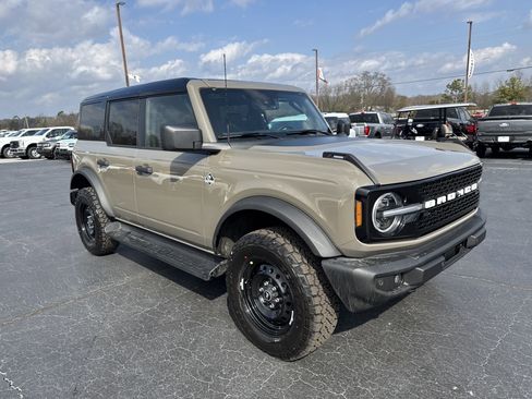 New 2026 Ford Bronco Outer Banks image 4