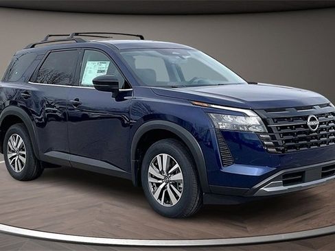 New 2026 Nissan Pathfinder SL image 2