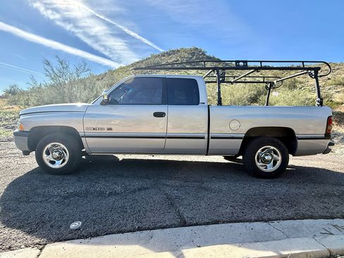 Used 1997 Dodge Ram 1500 Truck 2WD Club Cab image 4