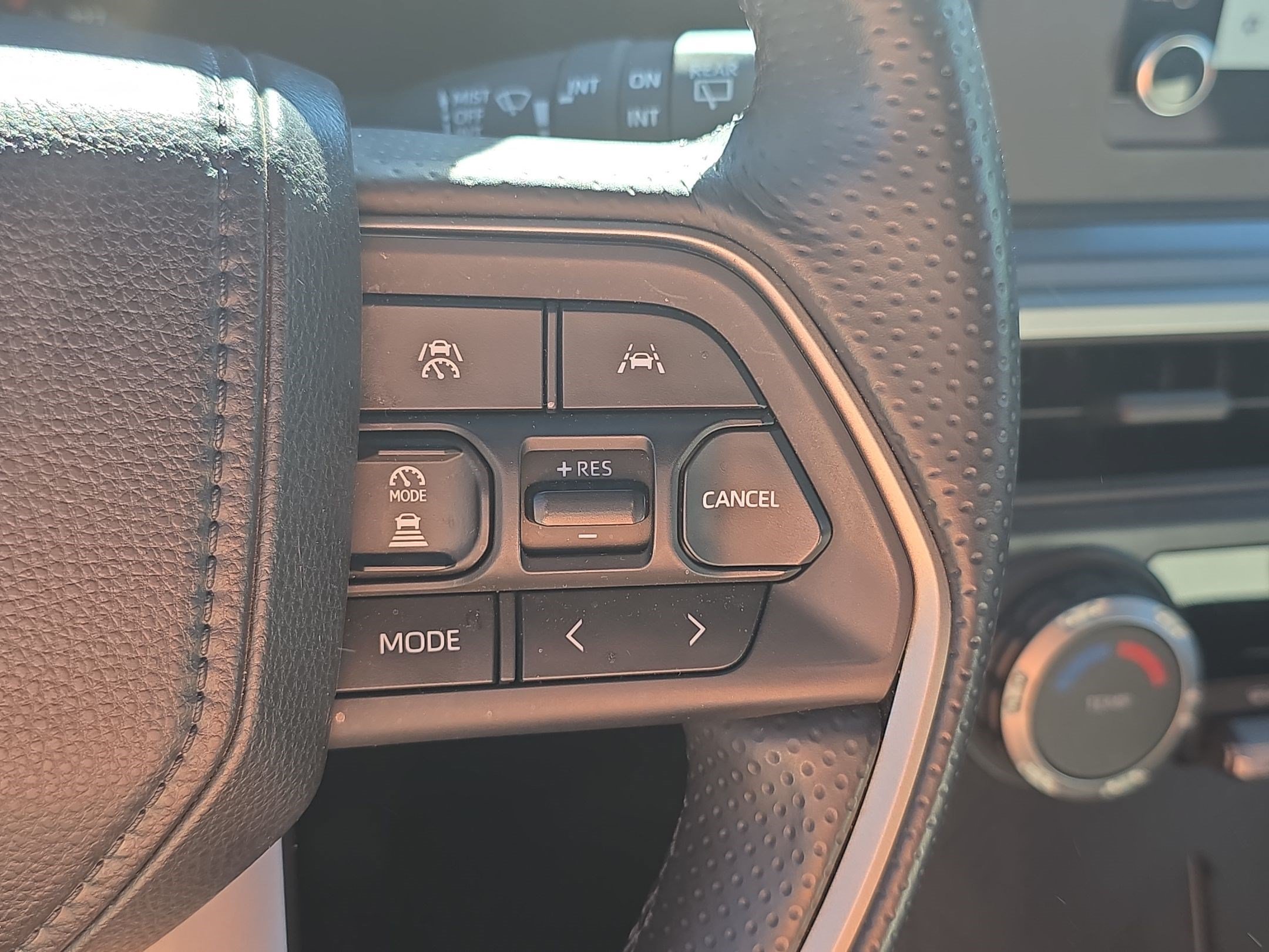 Used 2025 Toyota 4Runner SR5 AWD/4WD image 21