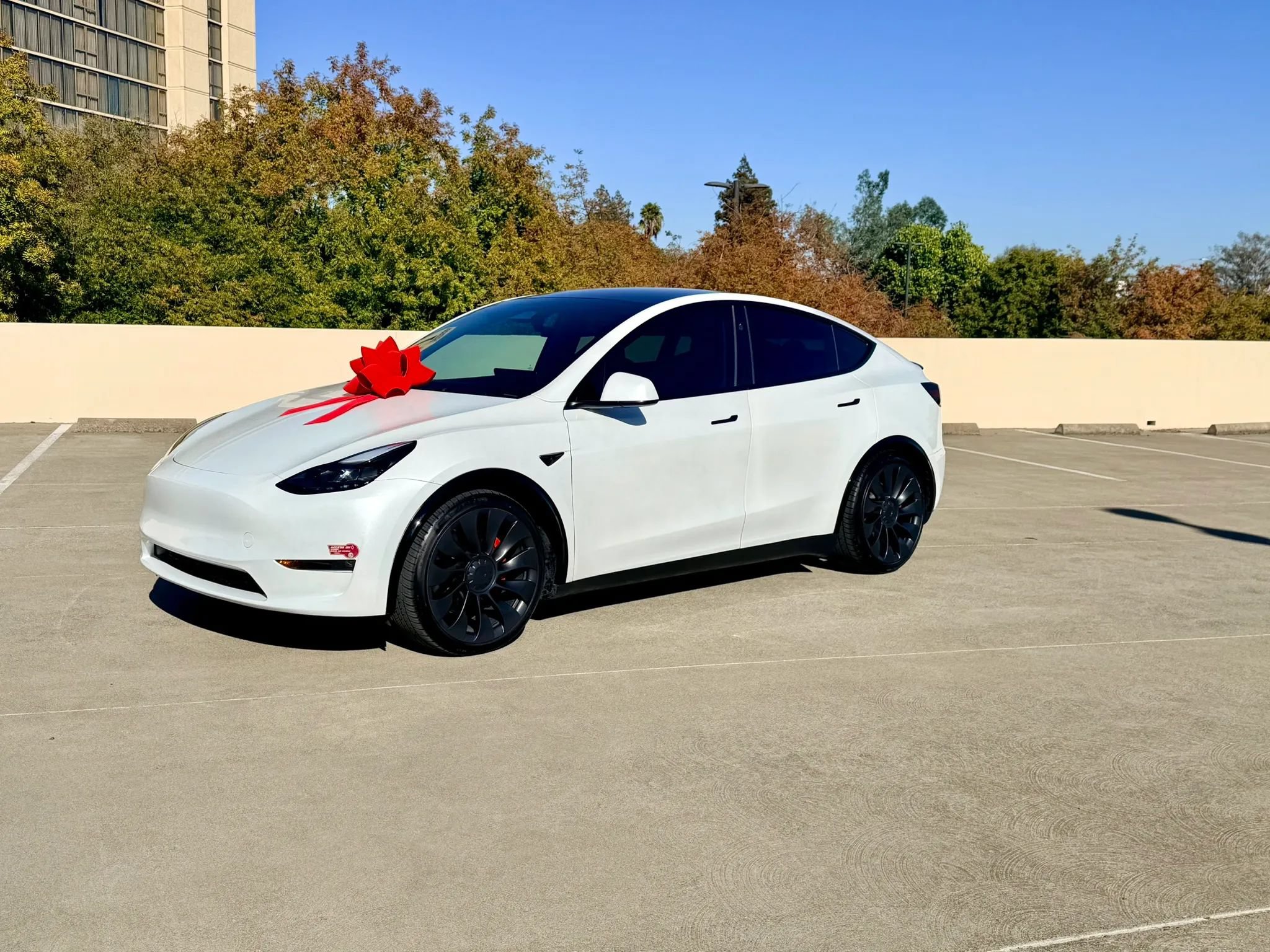 Used 2024 Tesla Model Y Performance AWD/4WD image 4