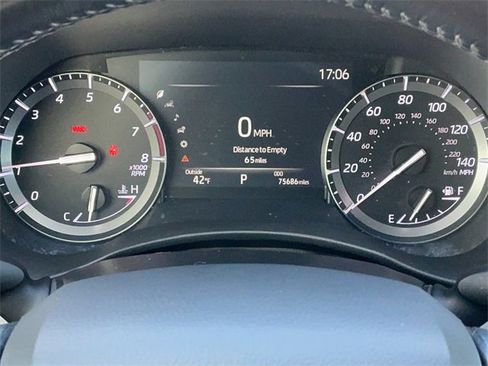 Used 2021 Toyota Highlander XLE image 28