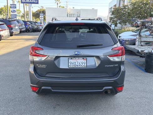 Used 2023 Subaru Forester Premium AWD/4WD image 4