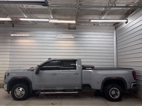 Used 2025 GMC Sierra 3500 SLE w/ SLE Value Package AWD/4WD image 10