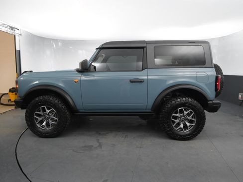 Used 2023 Ford Bronco Badlands image 2