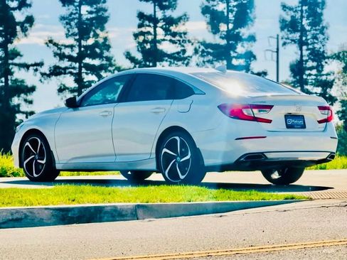 Used 2019 Honda Accord Sport image 4