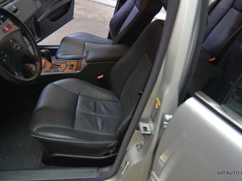 Used 2002 Mercedes-Benz E 320 Sedan image 25