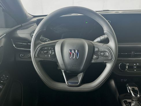 Used 2025 Buick Envista Preferred FWD image 17