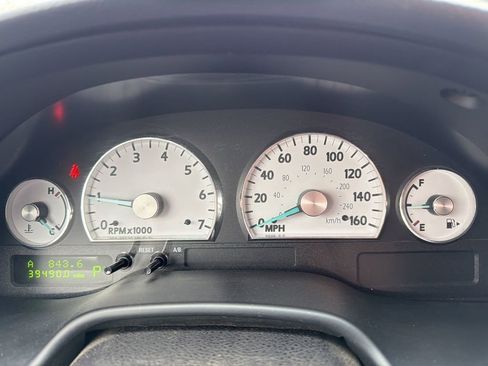 Used 2005 Ford Thunderbird image 10