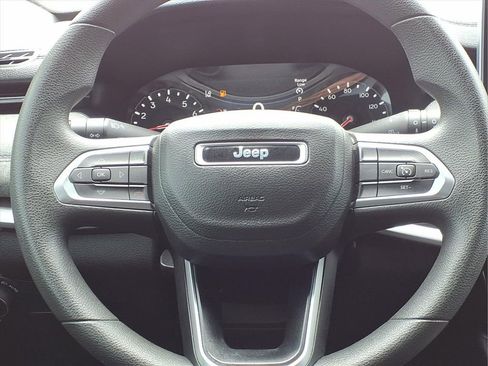 Used 2023 Jeep Compass Sport image 19