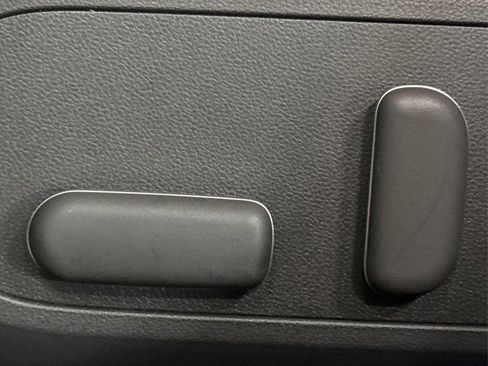 Certified 2025 Hyundai Kona SEL image 33